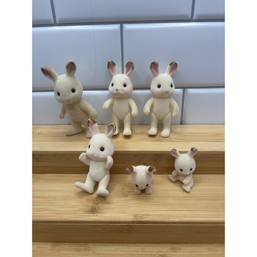 Sylvanian Families Calico Critters Chocolate Rabbit Family VTG Disc
